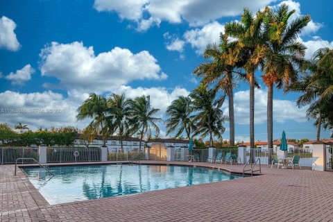 Adosado en venta en Doral, Florida, 3 dormitorios, 157 m2 № 2026044 - foto 7