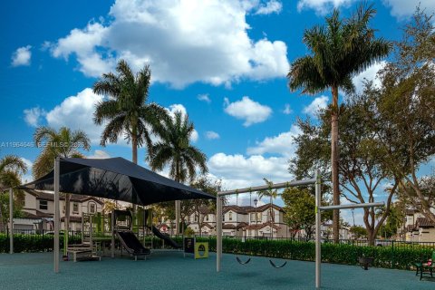 Adosado en venta en Doral, Florida, 3 dormitorios, 157 m2 № 2026044 - foto 9