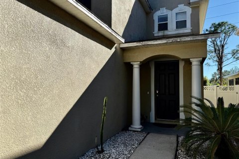 Villa ou maison à louer à Wesley Chapel, Floride: 3 chambres, 159.7 m2 № 1906802 - photo 2