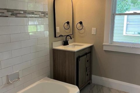 Casa en venta en Tampa, Florida, 3 dormitorios, 164.25 m2 № 1845180 - foto 11