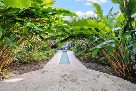 Снять в аренду виллу или дом в Майами-Бич, Флорида 6 спален, 461.45м2, № 1927238 - фото 23