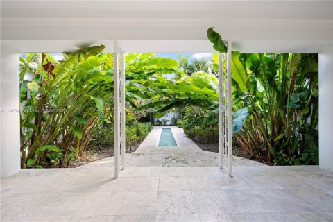 Снять в аренду виллу или дом в Майами-Бич, Флорида 6 спален, 461.45м2, № 1927238 - фото 28