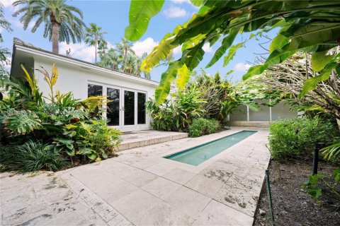 Снять в аренду виллу или дом в Майами-Бич, Флорида 6 спален, 461.45м2, № 1927238 - фото 24