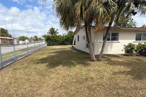 Купить виллу или дом в Хомстед, Флорида 3 спальни, 92.9м2, № 2046535 - фото 4