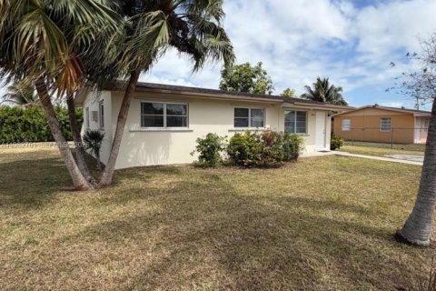 Дом в Хомстед, Флорида 3 спальни, 92.9м2 № 2046535