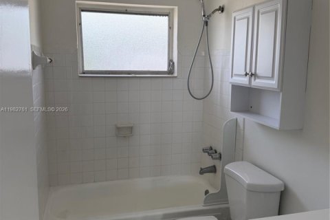 Купить виллу или дом в Хомстед, Флорида 3 спальни, 92.9м2, № 2046535 - фото 10