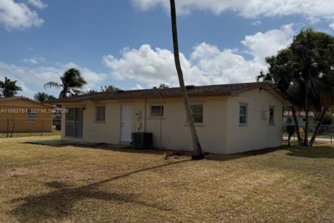 Купить виллу или дом в Хомстед, Флорида 3 спальни, 92.9м2, № 2046535 - фото 7