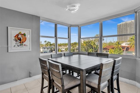 Condominio en venta en North Miami Beach, Florida, 1 dormitorio, 91.97 m2 № 2089215 - foto 17
