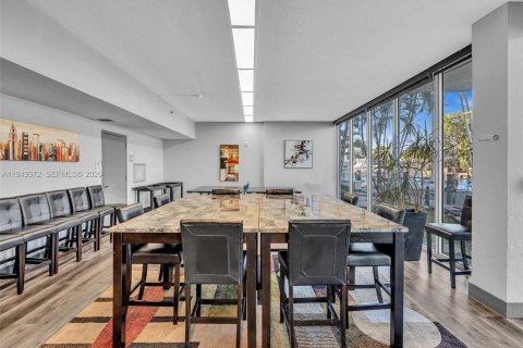 Condominio en venta en North Miami Beach, Florida, 1 dormitorio, 91.97 m2 № 2089215 - foto 27