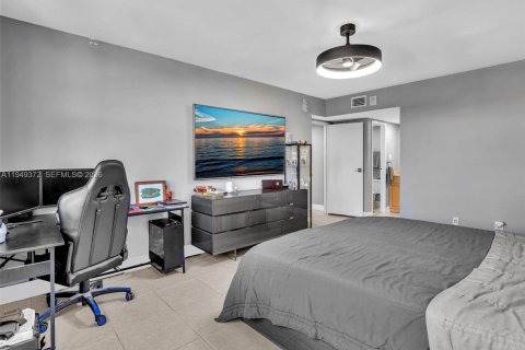 Condominio en venta en North Miami Beach, Florida, 1 dormitorio, 91.97 m2 № 2089215 - foto 20