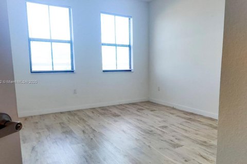 Condominio en venta en Miami, Florida, 3 dormitorios, 137.59 m2 № 1944958 - foto 16