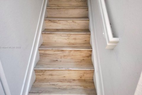 Condominio en venta en Miami, Florida, 3 dormitorios, 137.59 m2 № 1944958 - foto 11