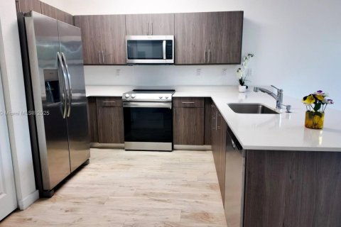 Condominio en venta en Miami, Florida, 3 dormitorios, 137.59 m2 № 1944958 - foto 9