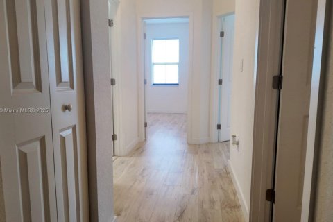 Condominio en venta en Miami, Florida, 3 dormitorios, 137.59 m2 № 1944958 - foto 13