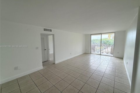Copropriété à louer à North Miami, Floride: 1 chambre, 66.33 m2 № 2290068 - photo 5