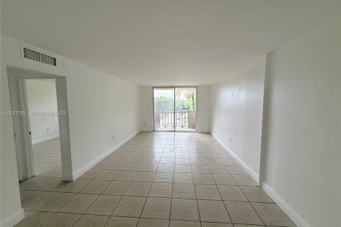 Copropriété à louer à North Miami, Floride: 1 chambre, 66.33 m2 № 2290068 - photo 6