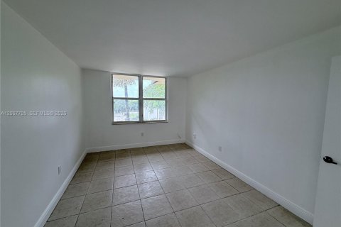 Copropriété à louer à North Miami, Floride: 1 chambre, 66.33 m2 № 2290068 - photo 8