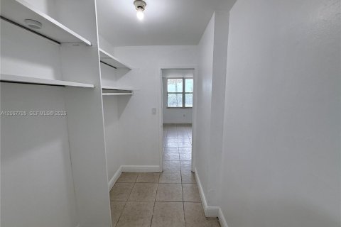 Copropriété à louer à North Miami, Floride: 1 chambre, 66.33 m2 № 2290068 - photo 10