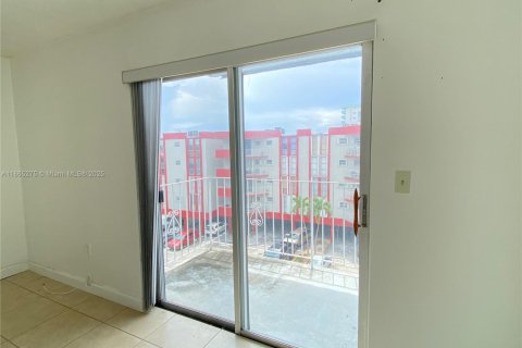 Copropriété à louer à Hialeah, Floride: 1 chambre, 58.06 m2 № 1957773 - photo 11