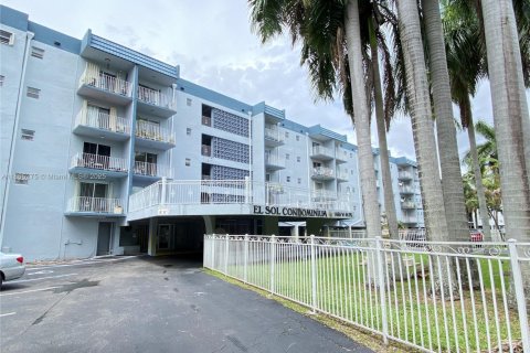 Copropriété à louer à Hialeah, Floride: 1 chambre, 58.06 m2 № 1957773 - photo 1