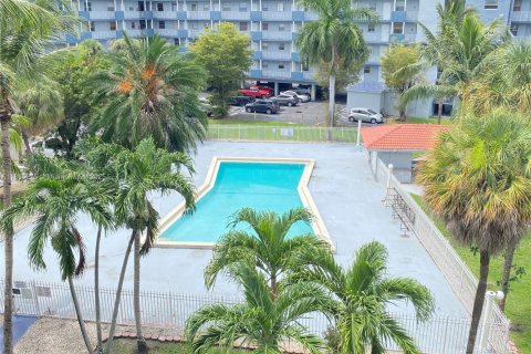 Copropriété à louer à Hialeah, Floride: 1 chambre, 58.06 m2 № 1957773 - photo 3