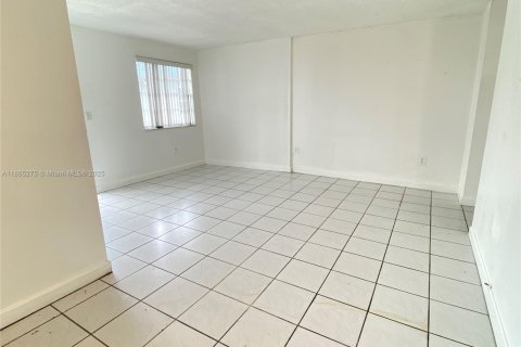Copropriété à louer à Hialeah, Floride: 1 chambre, 58.06 m2 № 1957773 - photo 8
