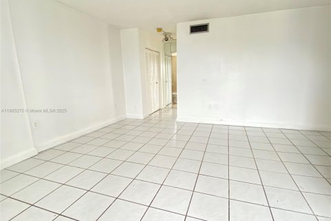 Copropriété à louer à Hialeah, Floride: 1 chambre, 58.06 m2 № 1957773 - photo 6