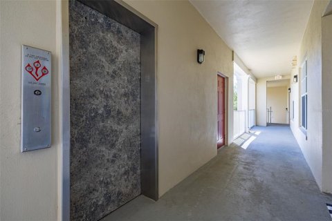 Condominio en venta en Kissimmee, Florida, 2 dormitorios, 130.62 m2 № 2151498 - foto 4