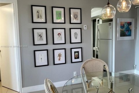 Appartement à louer à Hallandale Beach, Floride: 1 chambre, 92.53 m2 № 1984725 - photo 4