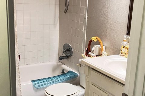 Condo in Altamonte Springs, Florida, 2 bedrooms  № 2098822 - photo 14