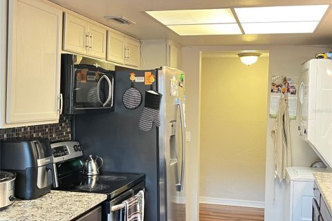 Condo in Altamonte Springs, Florida, 2 bedrooms  № 2098822 - photo 20