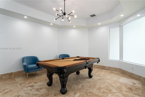 House in Dania Beach, Florida 7 bedrooms, 432 sq.m. № 2012145 - photo 11