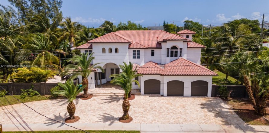 House in Dania Beach, Florida 7 bedrooms, 432 sq.m. № 2012145