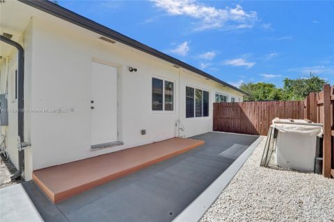 Commercial property in Biscayne Park, Florida 138.15 sq.m. № 1889554 - photo 30
