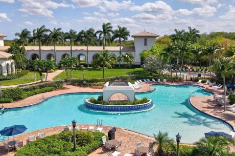 House in Wellington, Florida 4 bedrooms, 195.47 sq.m. № 2028866 - photo 26