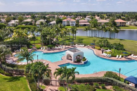 House in Wellington, Florida 4 bedrooms, 195.47 sq.m. № 2028866 - photo 27