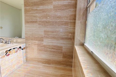 House in Wellington, Florida 4 bedrooms, 195.47 sq.m. № 2028866 - photo 12