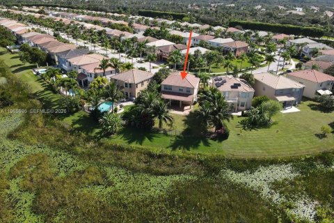 House in Wellington, Florida 4 bedrooms, 195.47 sq.m. № 2028866 - photo 22