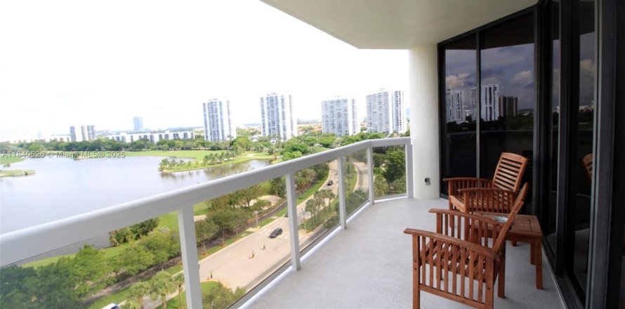 Condo à Aventura, Floride, 2 chambres  № 1829024