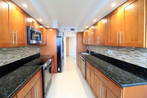 Copropriété à vendre à Aventura, Floride: 2 chambres, 124.49 m2 № 1829024 - photo 19