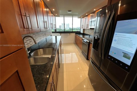 Copropriété à vendre à Aventura, Floride: 2 chambres, 124.49 m2 № 1829024 - photo 18