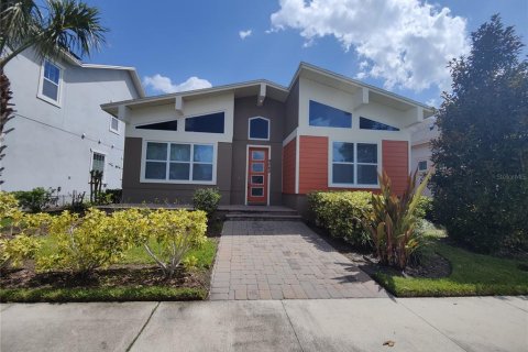 House in Orlando, Florida 4 bedrooms, 190.82 sq.m. № 2319263