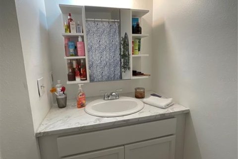 Condo in Kissimmee, Florida, 2 bedrooms № 2204828 - photo 21