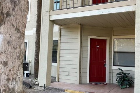 Condo in Kissimmee, Florida, 2 bedrooms № 2204828 - photo 2