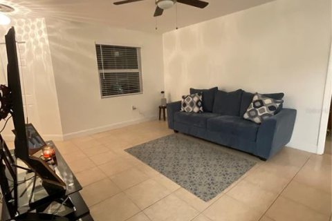 Condo in Kissimmee, Florida, 2 bedrooms № 2204828 - photo 10