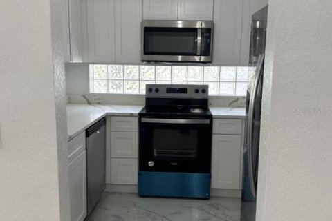 House in Winter Park, Florida 3 bedrooms, 103.49 sq.m. № 1853219 - photo 9