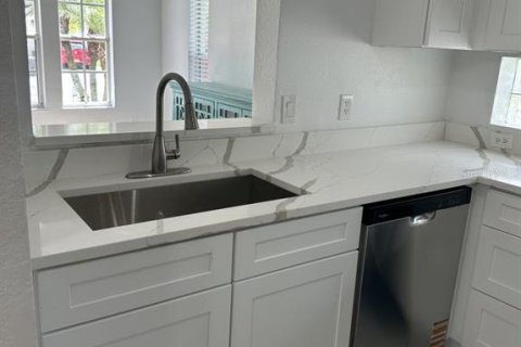 House in Winter Park, Florida 3 bedrooms, 103.49 sq.m. № 1853219 - photo 8