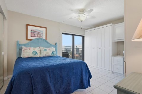 Condo in New Smyrna Beach, Florida, 2 bedrooms № 2223609 - photo 27