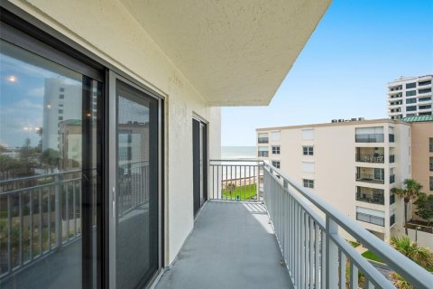 Condo in New Smyrna Beach, Florida, 2 bedrooms № 2223609 - photo 20