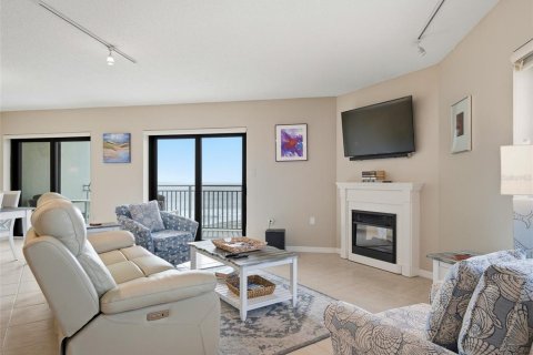 Condo in New Smyrna Beach, Florida, 2 bedrooms № 2223609 - photo 6